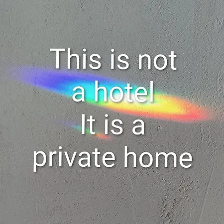 Oya Husrom-enkeltsenger-kjokken-bad *